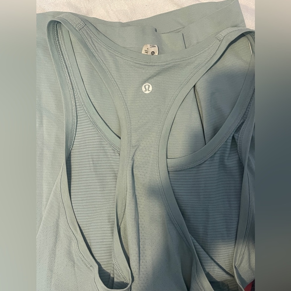 Lululemon Scuba 2.0 Tanktop - Picture 4 of 4